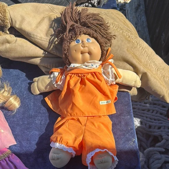 Cabbage patch Doll - Picture 1 of 4